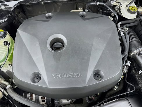 Used 2020 Volvo XC40 T5 R-Design image 38