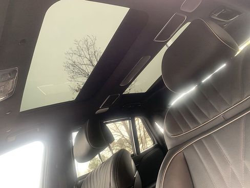 Used 2025 Genesis G90 3.5T image 17