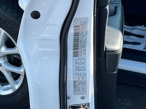 Used 2015 Jeep Cherokee Latitude image 28