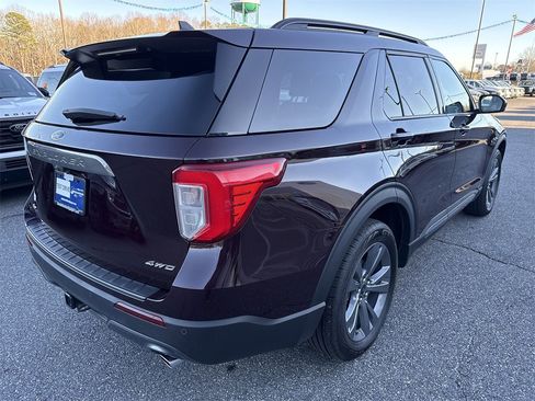 Used 2023 Ford Explorer XLT w/ Equipment Group 202A image 7