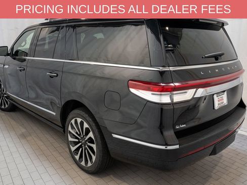 Used 2023 Lincoln Navigator L Reserve AWD/4WD image 3