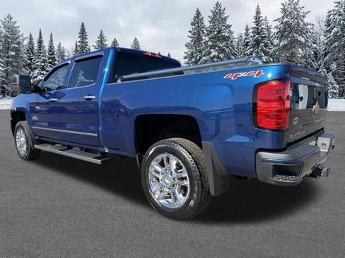 Used 2016 Chevrolet Silverado 2500 High Country w/ Duramax Plus Package image 3