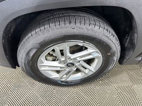 Certified 2025 Hyundai Tucson SE image 10