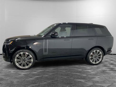 New 2026 Land Rover Range Rover SE image 2
