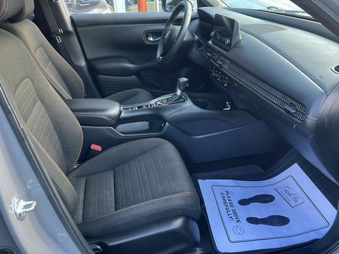 Used 2023 Honda HR-V Sport image 8