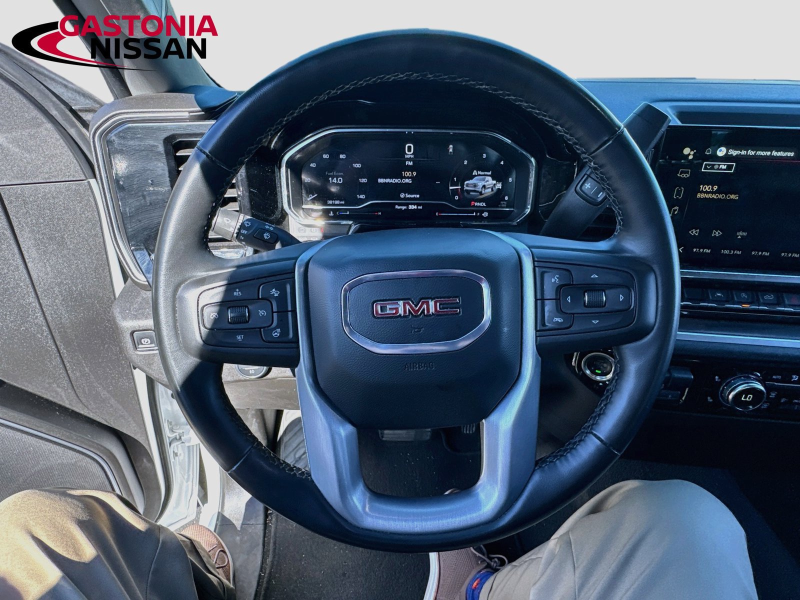Used 2025 GMC Sierra 1500 SLT AWD/4WD image 14