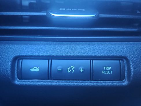 Used 2024 Nissan Altima 2.5 SV image 15