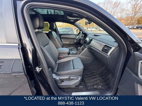 Used 2022 Volkswagen Atlas Cross Sport SE w/ Panoramic Sunroof Package image 23