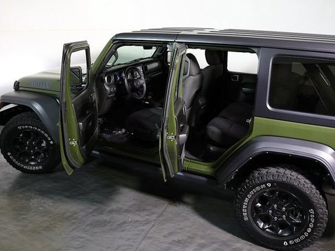 Used 2023 Jeep Wrangler Unlimited w/ Cold Weather Group AWD/4WD image 5