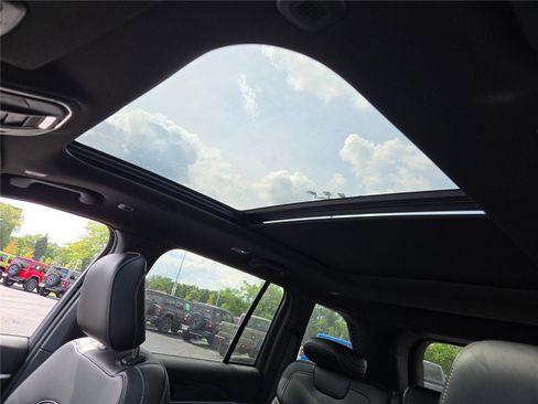 New 2025 Jeep Grand Cherokee Limited w/ Black Appearance Package image 26