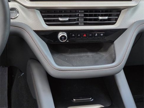 New 2025 Ford Explorer Active w/ Active Comfort Package image 9