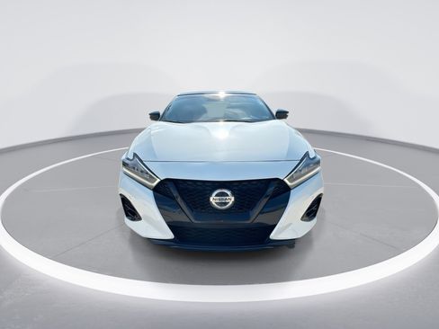Used 2022 Nissan Maxima SR w/ Sport Mat Group FWD image 3