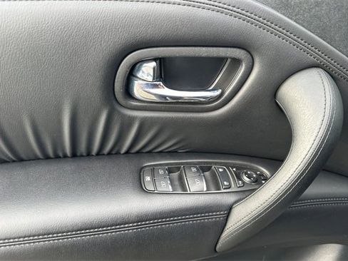 Used 2024 Nissan Armada SV image 14