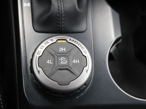 Used 2025 Ford Bronco Outer Banks image 28