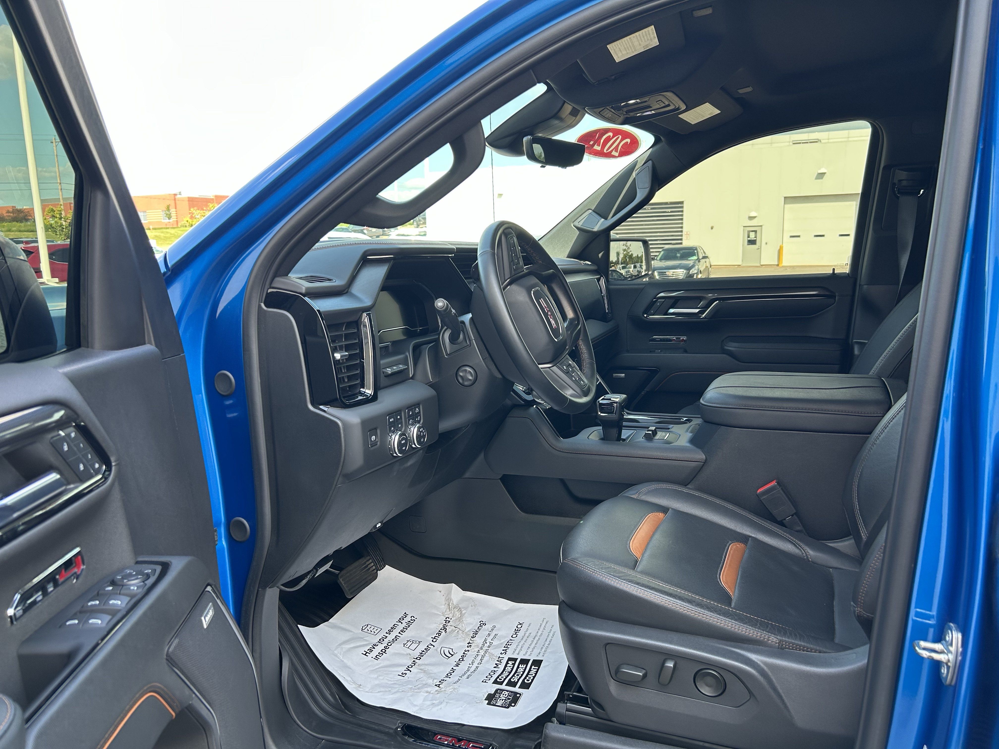 Used 2024 GMC Sierra 1500 AT4 w/ Technology Package AWD/4WD image 12