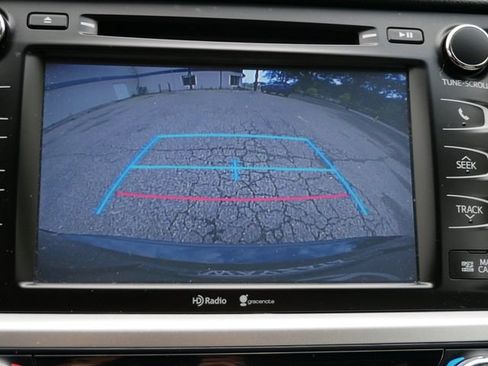 Used 2015 Toyota Highlander XLE AWD/4WD image 19