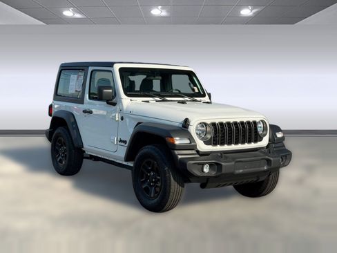Used 2025 Jeep Wrangler Sport AWD/4WD image 7