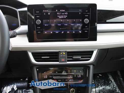 Certified 2025 Volkswagen Taos SE AWD/4WD image 13