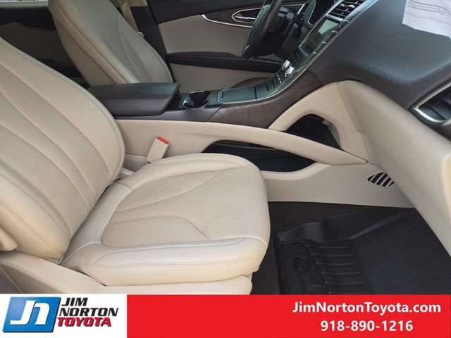 Used 2019 Lincoln Nautilus Reserve FWD image 16