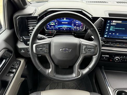 Used 2025 Chevrolet Silverado 2500 ZR2 w/ Technology Package image 26