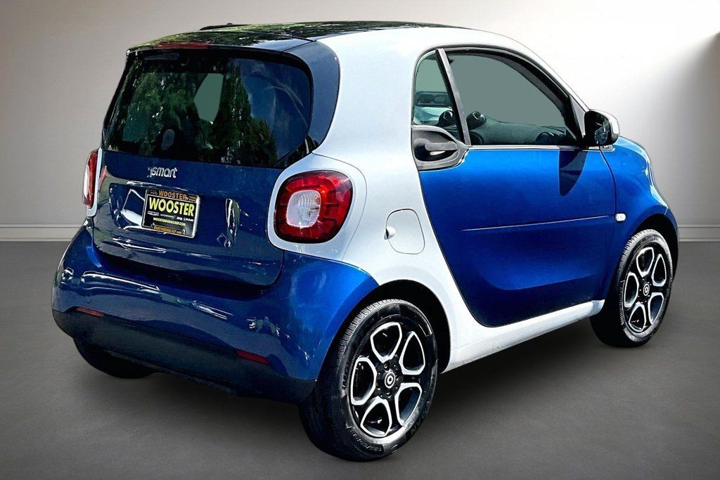Used 2016 smart fortwo Prime RWD image 5