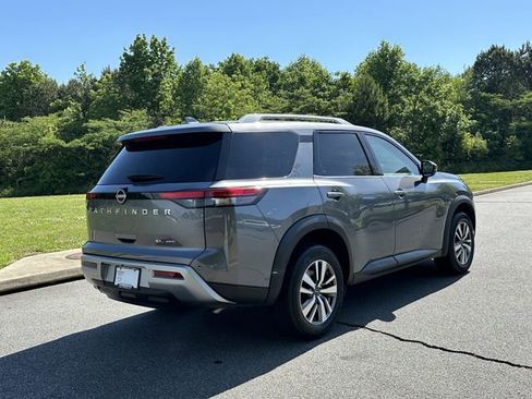 Certified 2025 Nissan Pathfinder SL AWD/4WD image 9