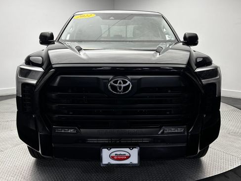 Used 2022 Toyota Tundra SR5 w/ SR5 Convenience Package AWD/4WD image 40