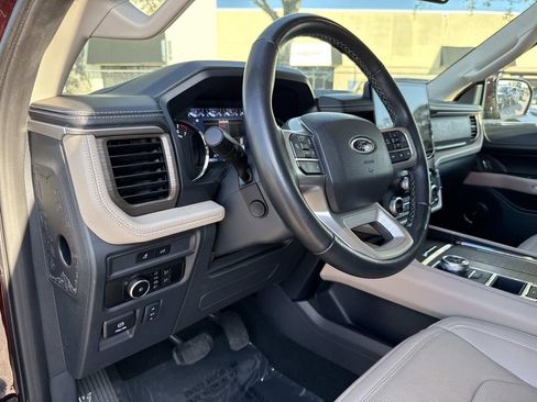 Used 2024 Ford Expedition Max Limited image 24