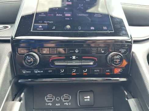 Used 2024 Jeep Grand Cherokee Altitude AWD/4WD image 19