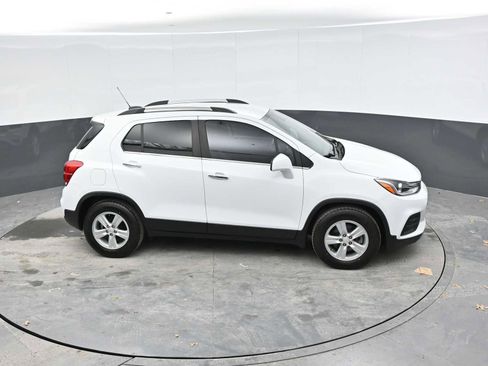 Used 2019 Chevrolet Trax LT w/ LT Convenience Package FWD image 36