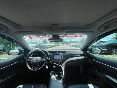 Used 2020 Toyota Camry SE FWD image 24
