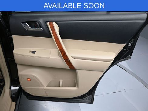Used 2013 Toyota Highlander Limited image 35