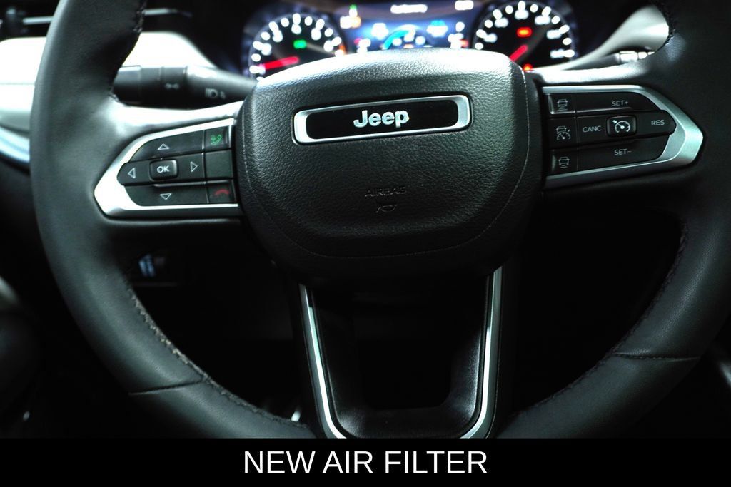 Used 2023 Jeep Compass Limited w/ Sun and Sound Group AWD/4WD image 5