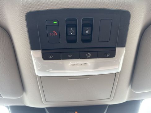 Certified 2026 Nissan Pathfinder Platinum AWD/4WD image 17