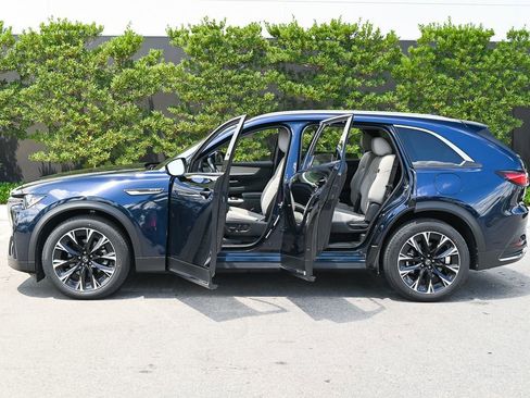 Used 2024 MAZDA CX-90 Plug-In Hybrid w/ Premium Pkg image 6