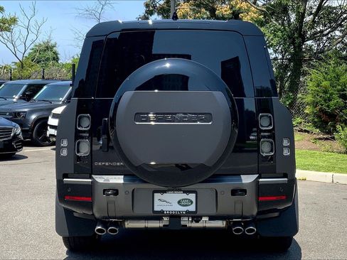 New 2025 Land Rover Defender 130 V8 image 4