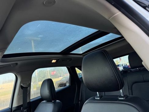 Used 2020 Ford Escape Titanium AWD/4WD image 8