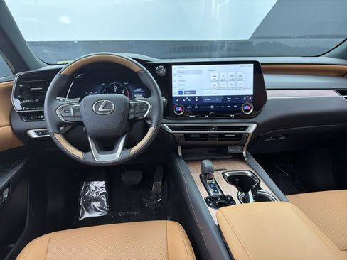 Used 2025 Lexus RX 350 Premium w/ Kick Sensor & Tow Package image 7