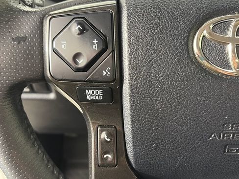 Used 2021 Toyota 4Runner TRD Off-Road Premium w/ Moonroof Package AWD/4WD image 17