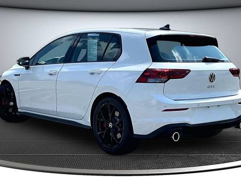 Used 2024 Volkswagen GTI SE w/ MDO Package FWD image 4