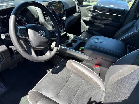 Used 2025 RAM 1500 Laramie w/ Sport Appearance Package AWD/4WD image 4