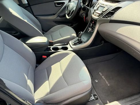 Used 2015 Hyundai Elantra SE w/ Option Group 02 FWD image 16