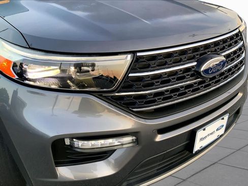 Used 2021 Ford Explorer XLT w/ Equipment Group 202A RWD image 28