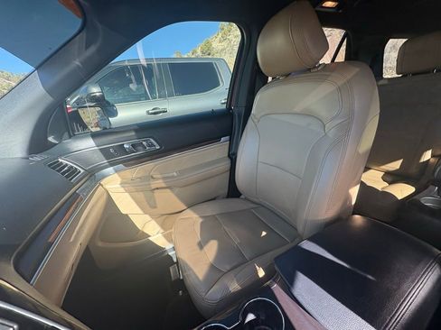 Used 2017 Ford Explorer Limited image 21