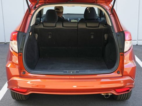 Used 2019 Honda HR-V Touring image 9