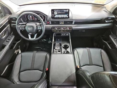 Used 2025 Honda Pilot EX-L image 16