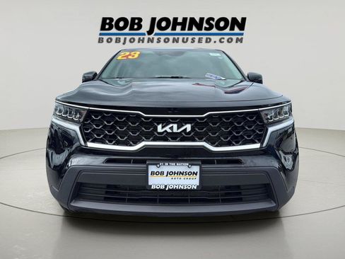 Used 2023 Kia Sorento LX AWD/4WD image 2