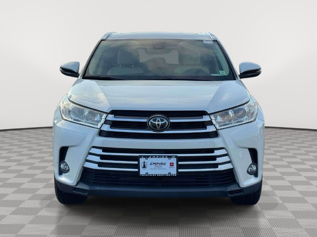 Used 2019 Toyota Highlander XLE AWD/4WD image 2