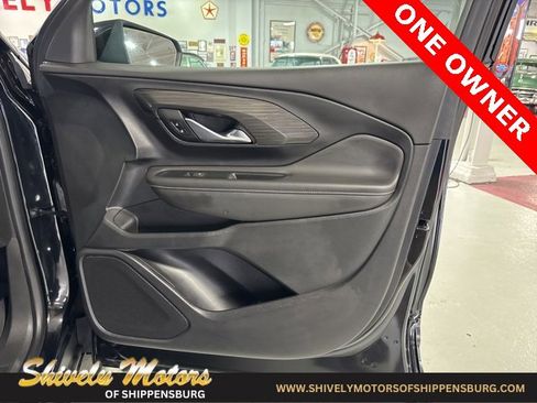 Used 2022 GMC Terrain SLT w/ Tech Package image 40