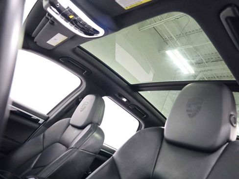 Used 2017 Porsche Cayenne image 20